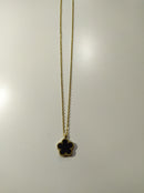 Collar con colgante trebol cinco hojas negro - additional image 8